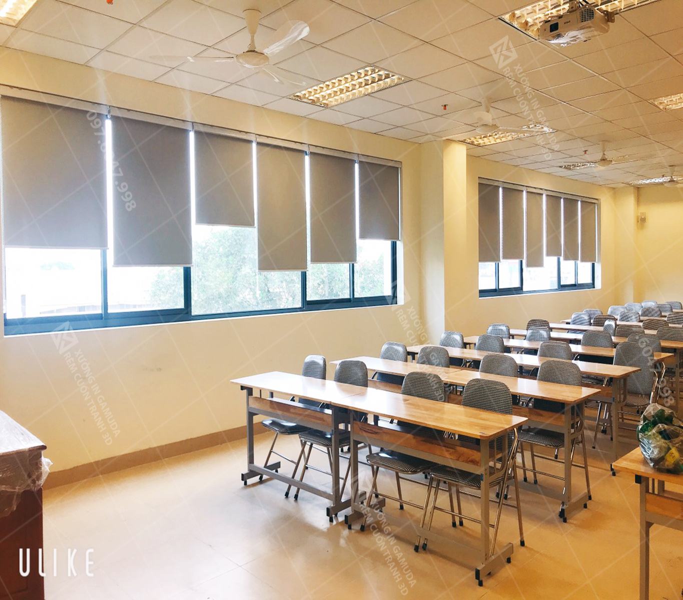 Các tính năng của rèm cuốn tranh trong trường học