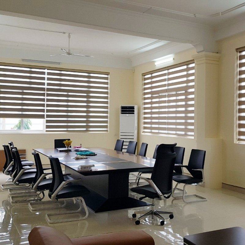 Mẫu rèm cầu vồng văn phòng sang trọng