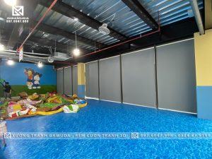 Rèm cuốn trơn giá tốt nhất cho văn phòng và khu vui chơi trẻ em - công trình thi công tại Bắc Giang