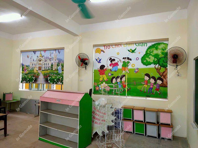 Rèm cuốn tranh cho lớp tiểu học
