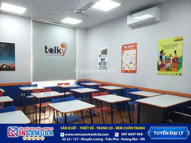 Rèm cuốn in logo ứng dụng tại phòng học talky