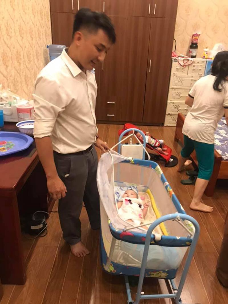 Lãnh đạo đến thăm các bé tại chùa