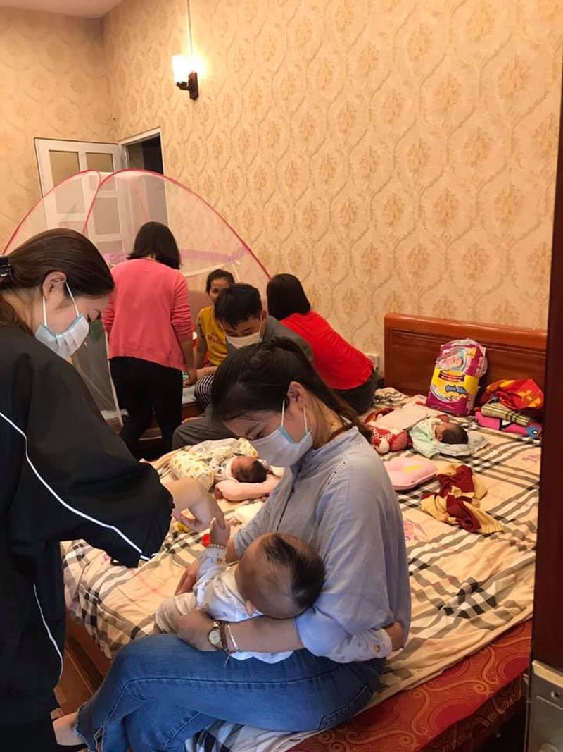 Các em nhỏ tại chùa được sư cô và các bà các mẹ gần chùa cưu mang chăm sóc