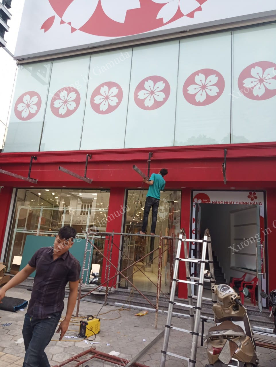 Xưởng in Gamuda hỗ trợ thi công lắp đặt trọn gói cho hệ thống chuỗi xửa hàng TokyoLife tại hải Dương (Rèm Minh Châu)