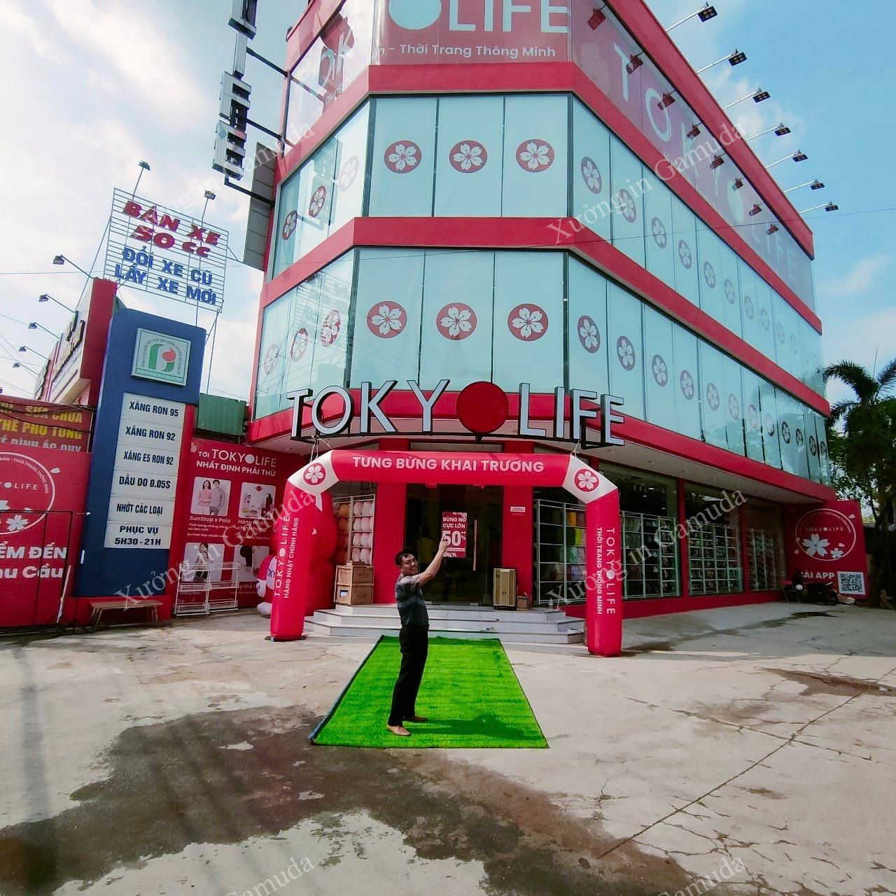 Rèm cuốn in logo cho hệ thống cửa hàng TokyoLife tại Cà Mau