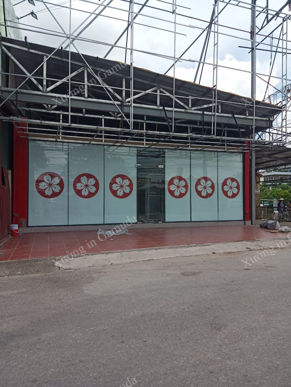 In logo trên rèm ý tưởng đọc đáo trong quảng cáo truyền thông Thương Hiệu TokyoLife tại Hải Dương (Ảnh Minh Châu)
