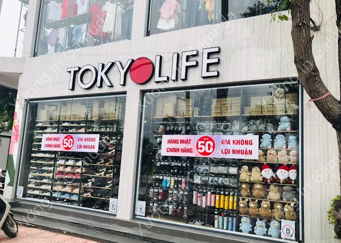 Rèm cuốn in thương hiệu cho chuỗi cửa hàng TokyoLife tại Bắc Giang