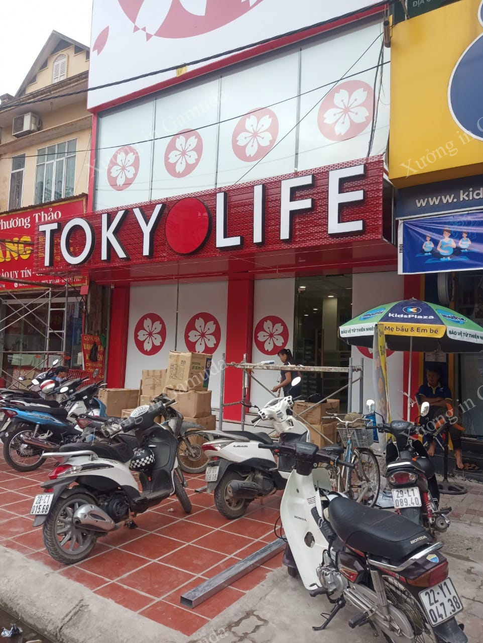 Rèm cuốn in logo công cụ quảng bá hình ảnh hiệu quả đến khách hàng tại Đông Chiều Quảng Ninh (Ảnh Rèm Minh Châu)