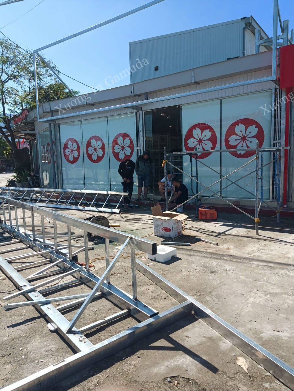 Xưởng Gamuda in ấn sản xuất hỗ trợ lắp đặt thi công toàn quốc (Ảnh Minh Châu)