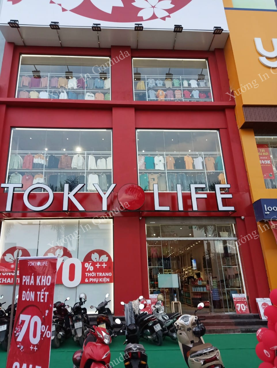 Đội ngũ thiết kế chuyên nghiệp giúp thương hiệu TokyoLife qảung bá thương hiệu đến khách hàng hiệu quả