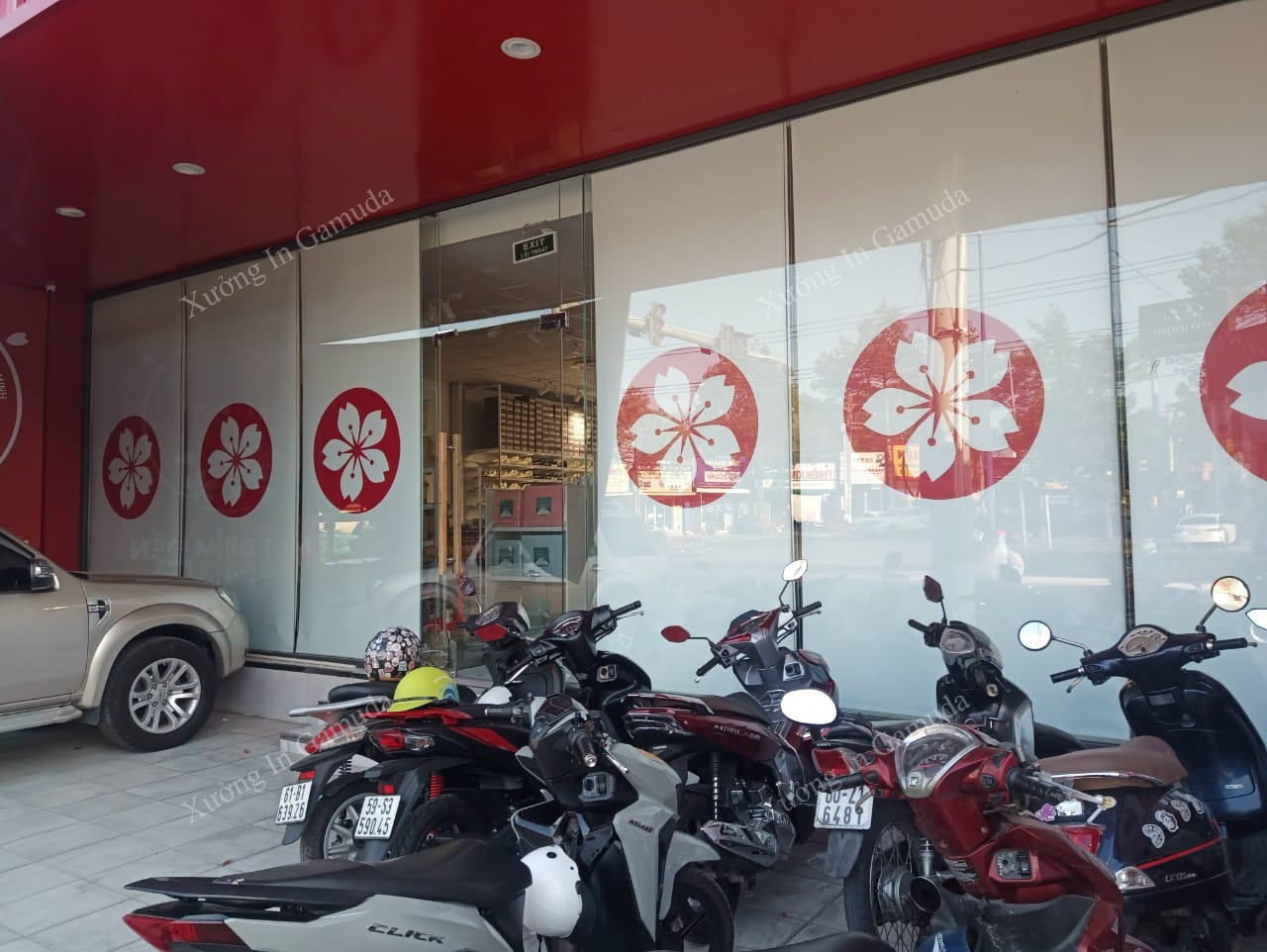 Rèm cuốn in logo thương hiệu - Quảng bá truyền thông hiệu quả