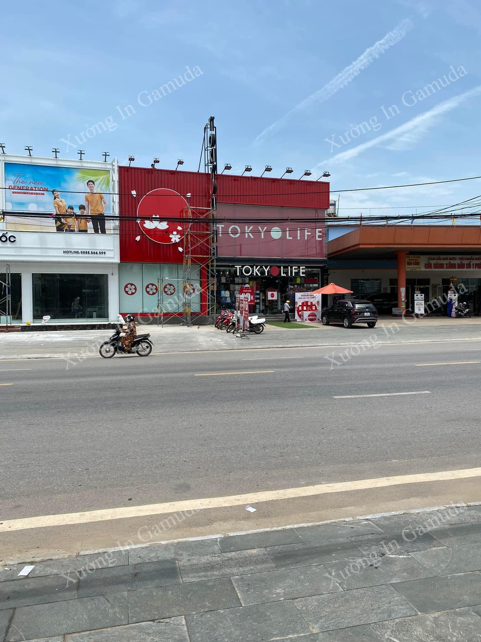 Rèm cuốn in log thương hiệu giúp quảng bs thương hiệu hiệu quả và tăng giá trị nhận diện thương hiệu đến khách hàng