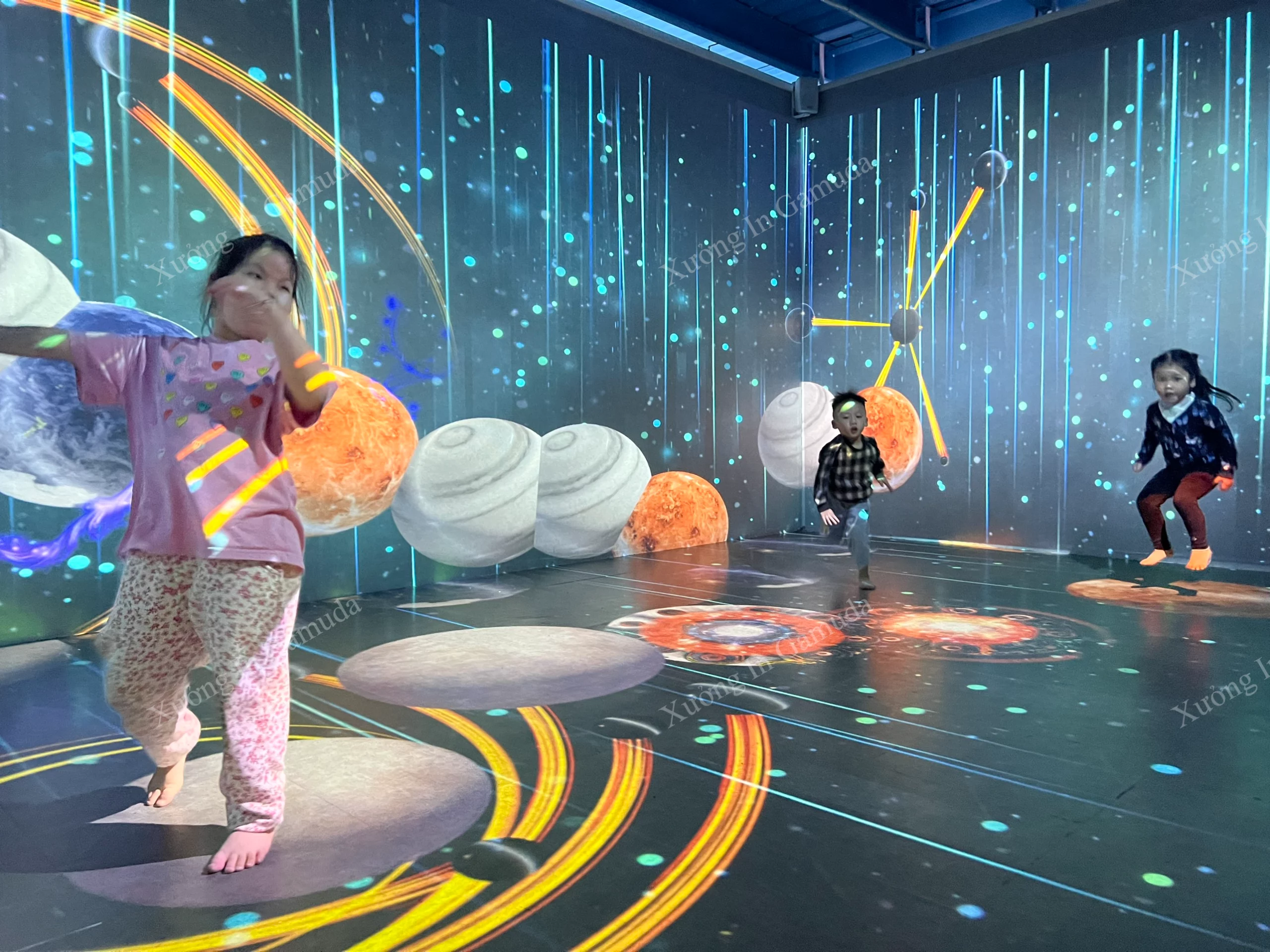 Tranh dán tường 3D không gian vũ trụ cho khu vui chơi