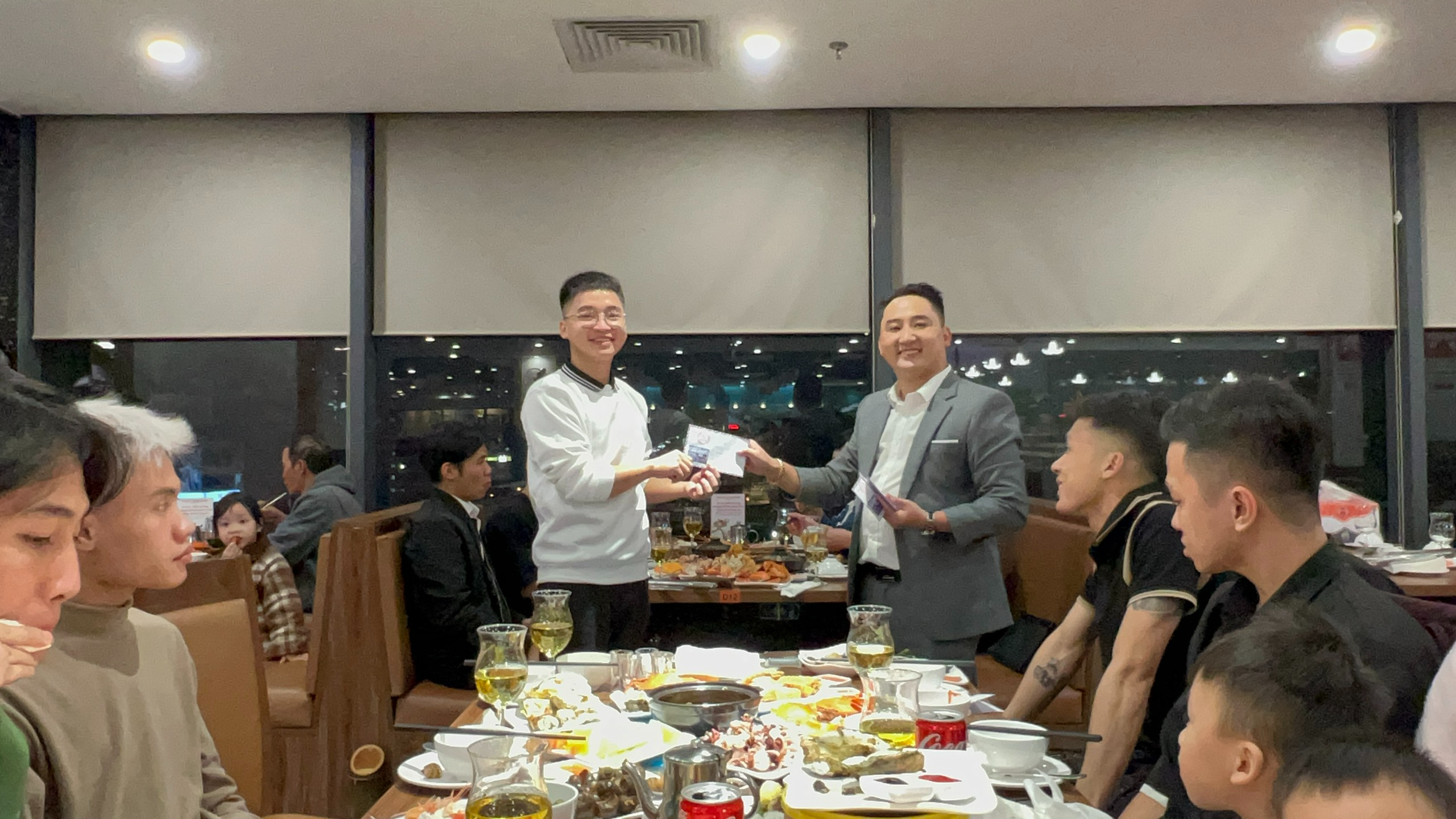 Tại Xưởng in Gamuda, Buổi Tất Niên Kết Thúc Năm 2023 Đã Diễn Ra Trong Không Khí Hân Hoan Và Phấn Khởi Của Anh Chị Em trong Công Ty Và Các Đại Lý