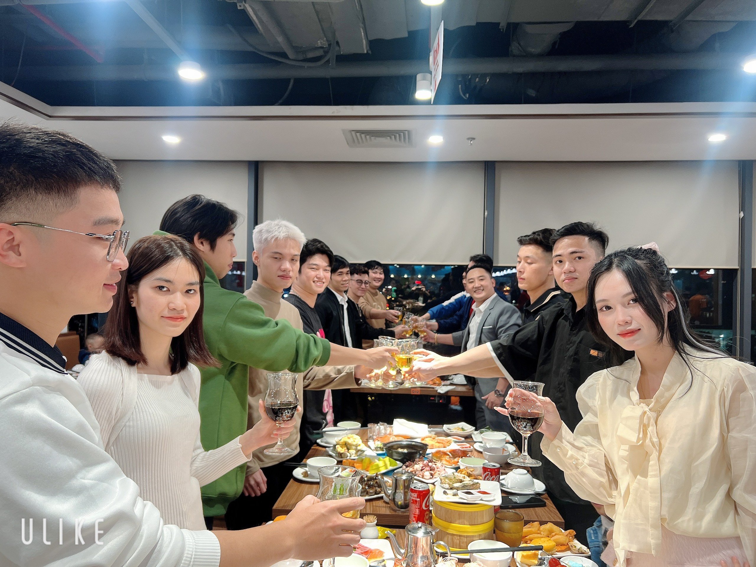 Tại Xưởng in Gamuda, Buổi Tất Niên Kết Thúc Năm 2023 Đã Diễn Ra Trong Không Khí Hân Hoan Và Phấn Khởi Của Anh Chị Em trong Công Ty Và Các Đại Lý