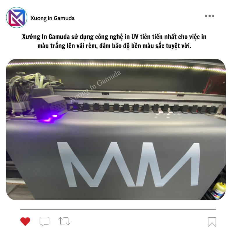 In Logo Trắng Lên Vải Rèm Cuốn Màu Xám – Xưởng In UV Gamuda Công Nghệ In Rèm Cuốn Đảm Bảo Chất Lượng Sản Xuất – Giá In Rẻ Nhất Việt Nam Năm 2024